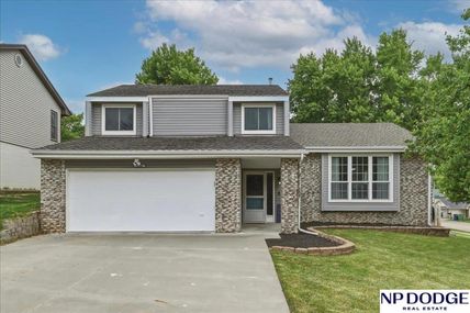 3704 Schuemann Drive, Bellevue, NE 68123