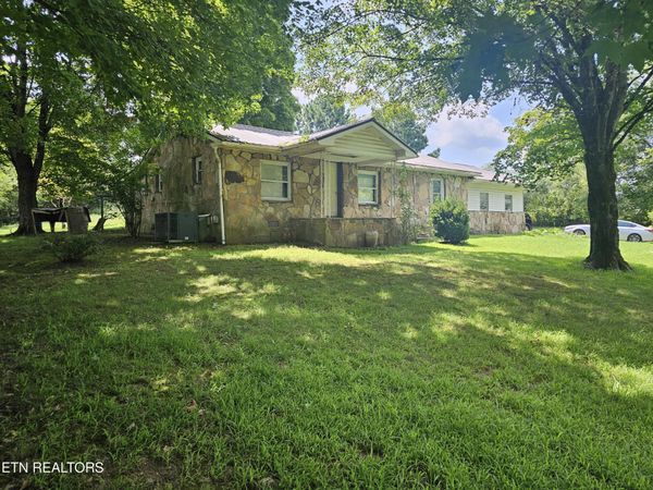 158 County Road 315 , Sweetwater, TN 37874