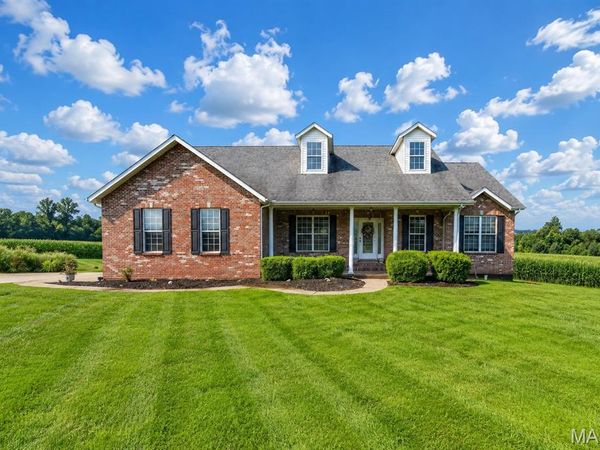 1136 Hoffmann Estates Drive , Columbia, IL 62236