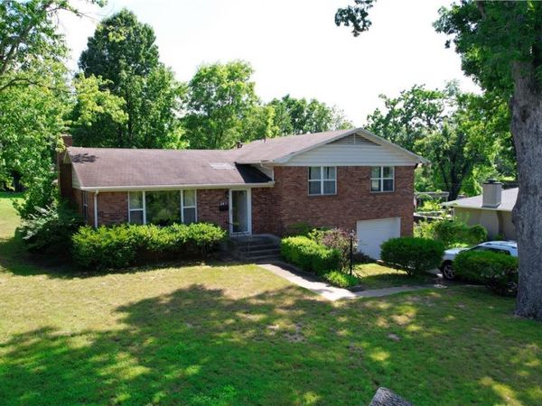 501 NW 9th Street , Bentonville, AR 72712
