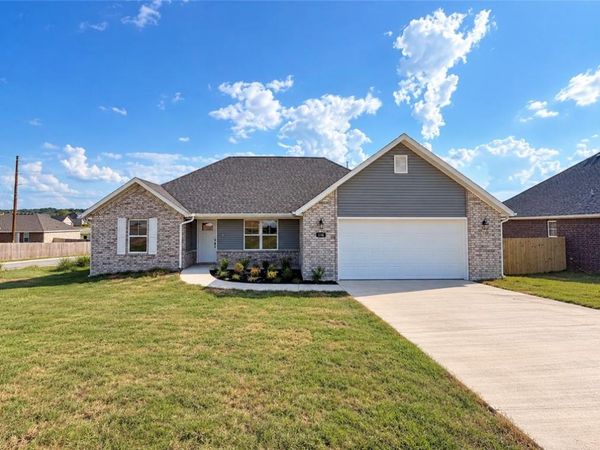 116 LaVona Lane , Huntsville, AR 72740