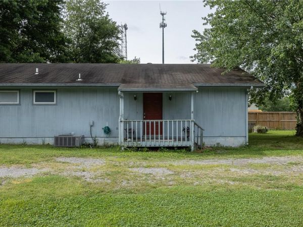 404 NE 4Th Avenue , Gravette, AR 72736