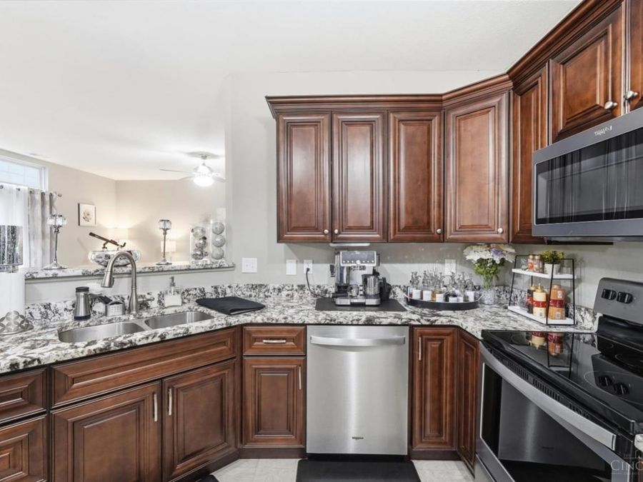 7464 Bridge Point Drive, Green Township, OH 45248 Photo 13