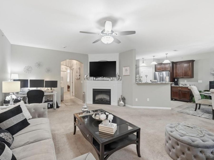 7464 Bridge Point Drive, Green Township, OH 45248 Photo 8