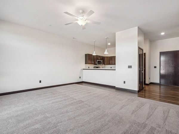 120 Twin Steeples Circle NE #210, Dyersville, IA 52040