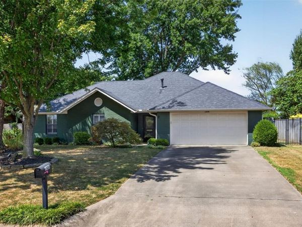 1808 16th Street , Rogers, AR 72758