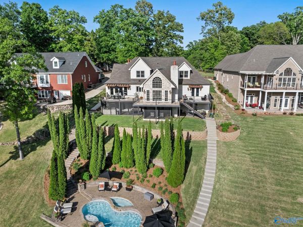605 Hunter Point Cove, Muscle Shoals, AL 35661