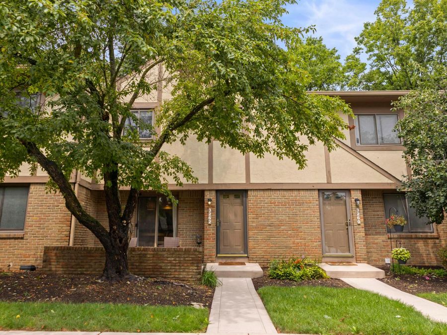 3262 Brookview Way , Unit 11, Columbus, OH 43221 Photo 1
