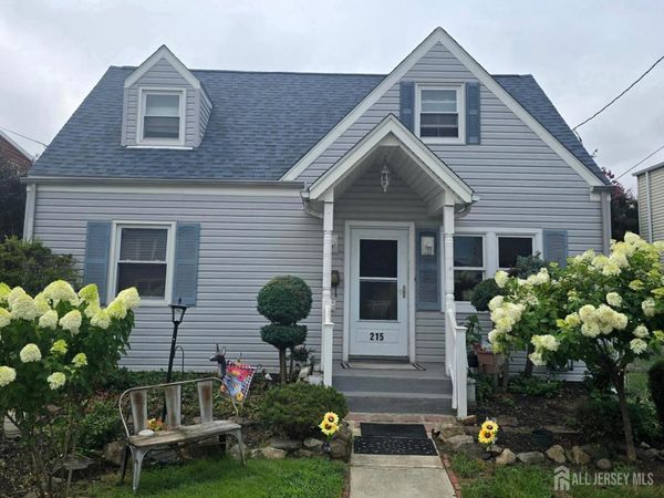 215 Sherry Street , Woodbridge, NJ 07095