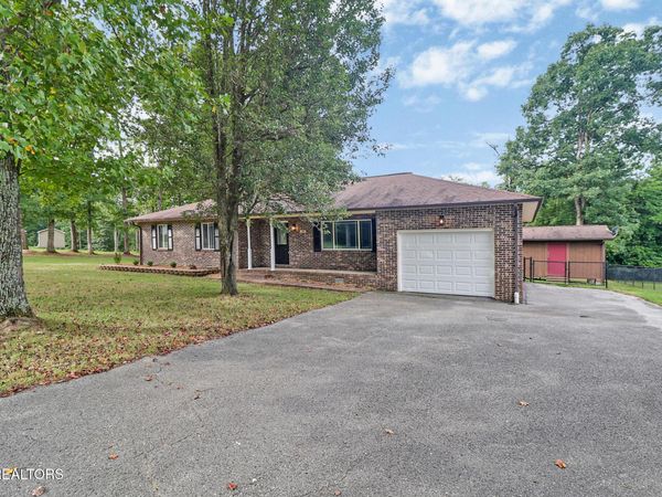 181 Bradrock St, Crossville, TN 38571