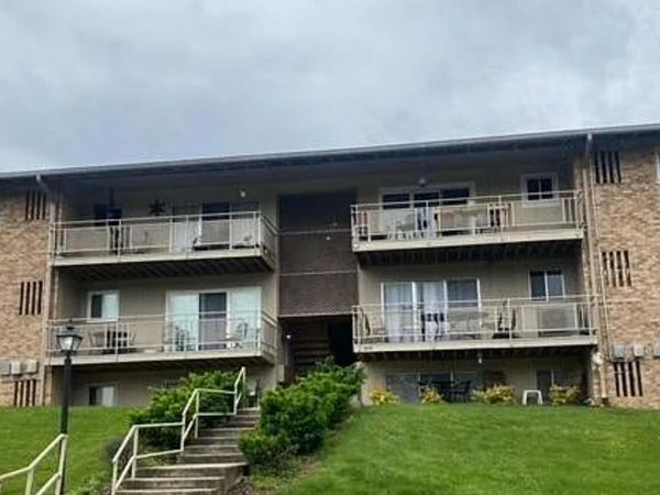 1055 Carriage Circle, Unit Apt 102, Bristol, VA 24201