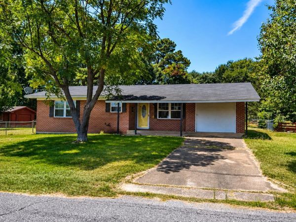 119 Pine St. N , Mineral Sprs., AR 71851