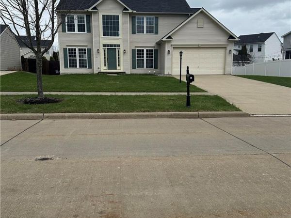 82 Stonesthrow Drive , Berea, OH 44017