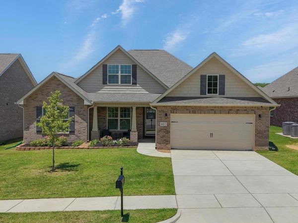 607 Magnolia Cove Lane SW, Hartselle, AL 35640
