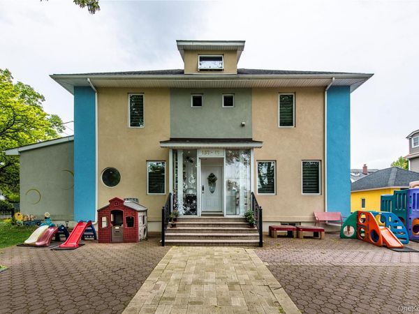 157-15 Oak Avenue , Flushing, NY 11355