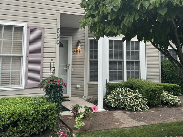 891 Altessa Boulevard , Melville, NY 11747