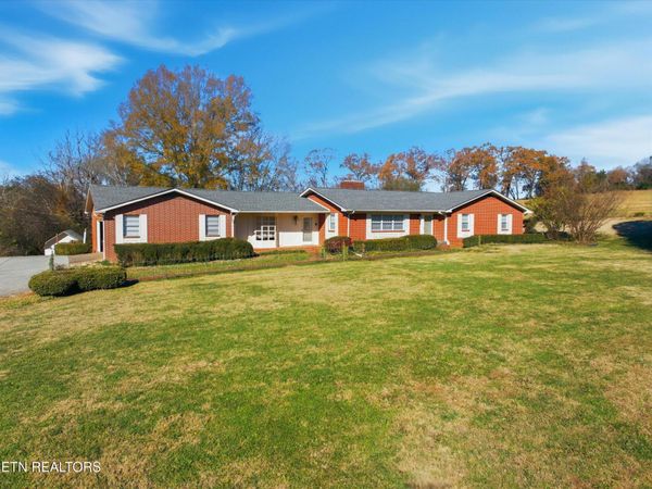 226 Hiwassee Rd, Madisonville, TN 37354