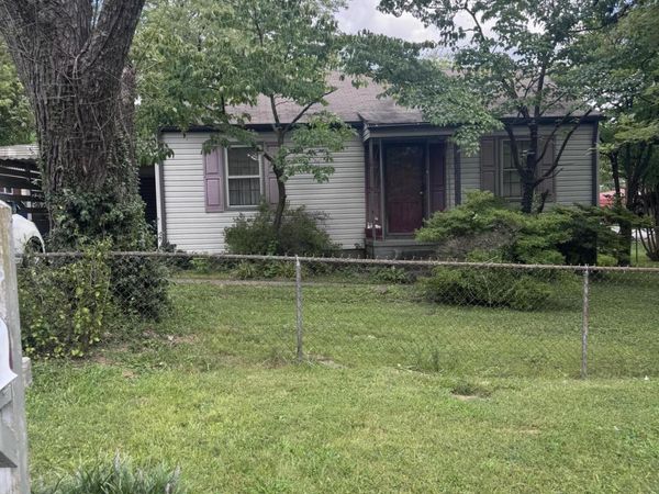 2318 Boxwood Lane, Knoxville, TN 37917