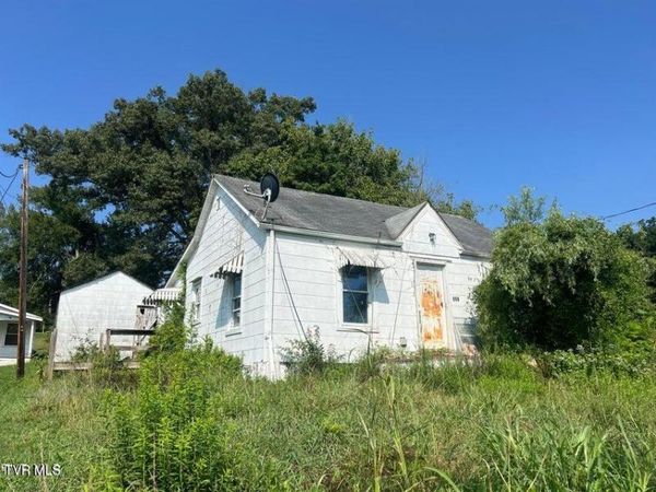 127 Henderson Street, Surgoinsville, TN 37873