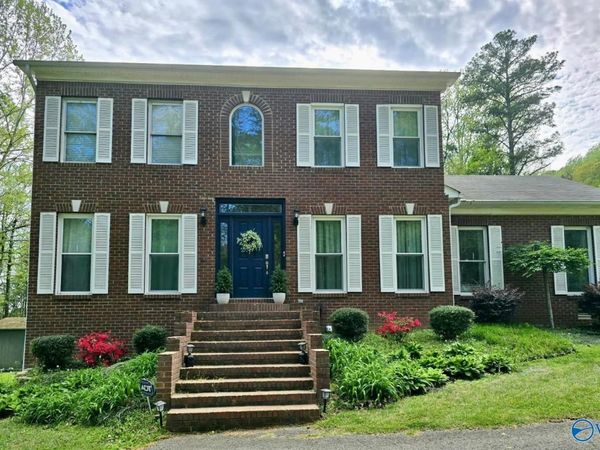 500 Oak Trail NE, Hartselle, AL 35640