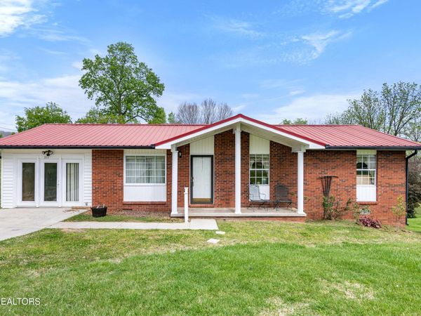 311 Thelma Circle, Jacksboro, TN 37757