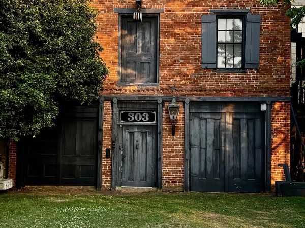 303 N Commerce Street, Natchez, MS 39120