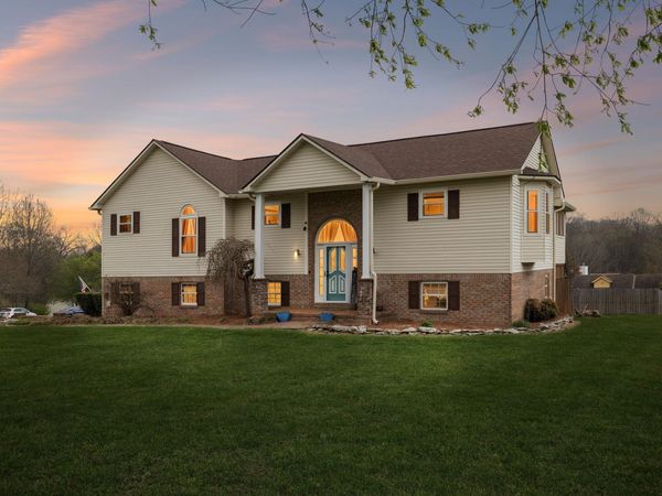 97 Oak Valley Dr , Spring Hill, TN 37174
