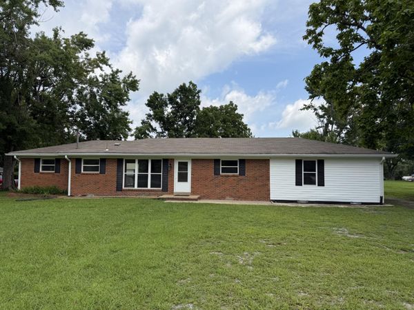1009 Due West Cir , Lafayette, TN 37083