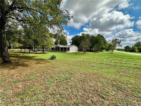 2585 N Mountain Road , Springdale, AR 72764