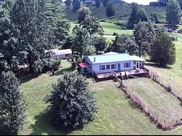 691 Paul Trent Road, Sneedville, TN 37869