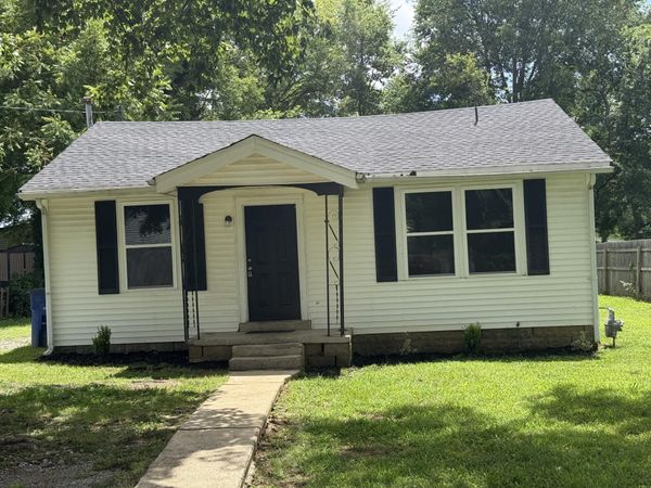 244 E Cedar St , Shelbyville, TN 37160