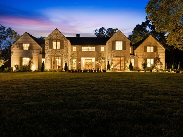 2013 Stonehurst Dr , Nashville, TN 37215