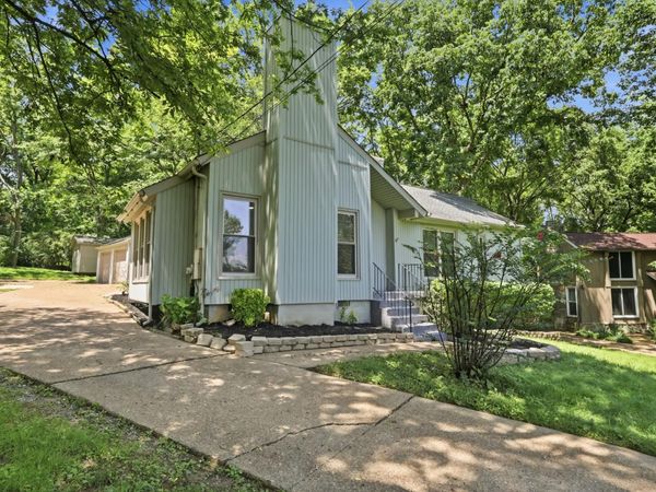 536 New Castle Ln , Hermitage, TN 37076