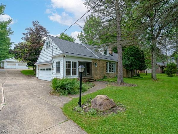 1397 W Sprague Road , Broadview Heights, OH 44147