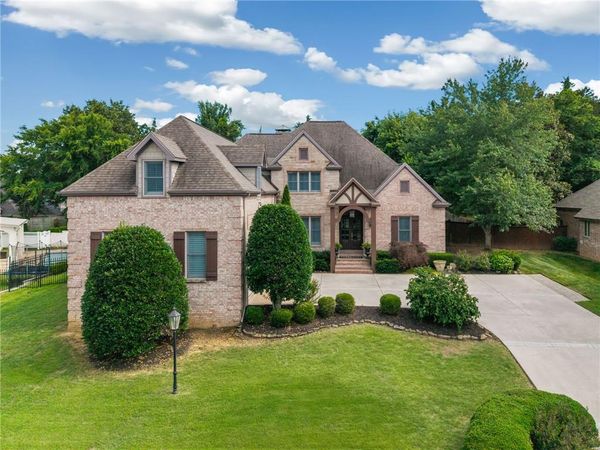 2567 N Firewood Drive , Fayetteville, AR 72703