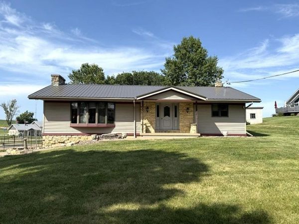 405 Union Street, La Motte, IA 52054