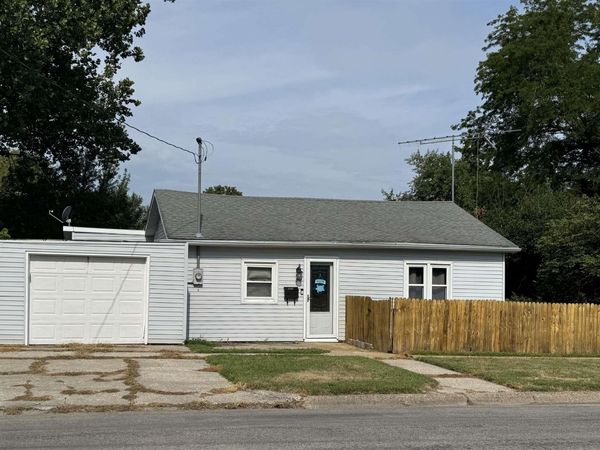 406 N Cedar Street, Creston, IA 50801