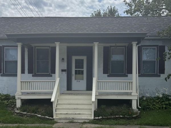 713 Oak Street, Burlington, IA 52601