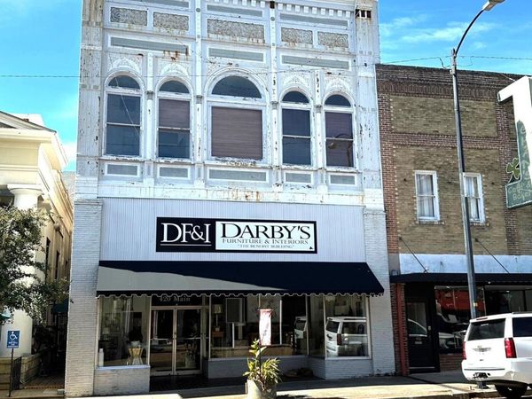420 Main Street, Natchez, MS 39120