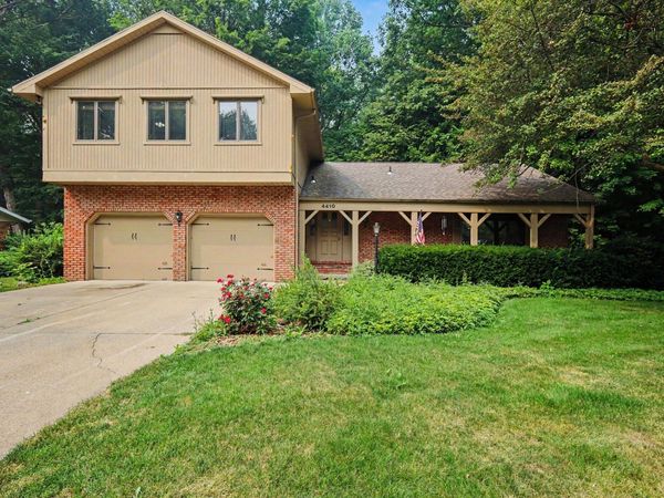 4410 Laurel Drive, St. Joseph, MI 49085