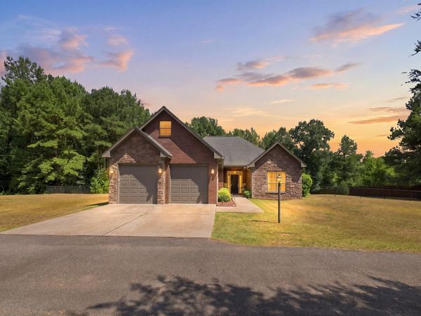 953 Hwy 29 S, Ellisville, MS 39437