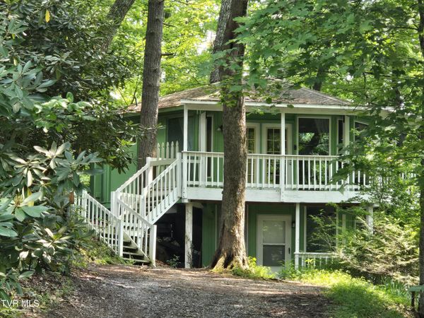 101 Woodhaven Drive, Hampton, TN 37658