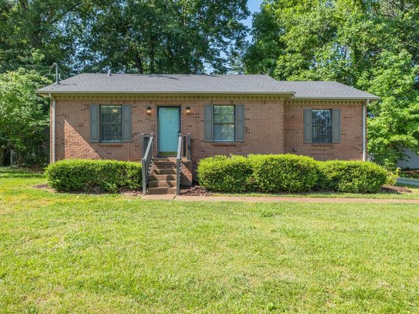 308 Oakdale Dr , White House, TN 37188
