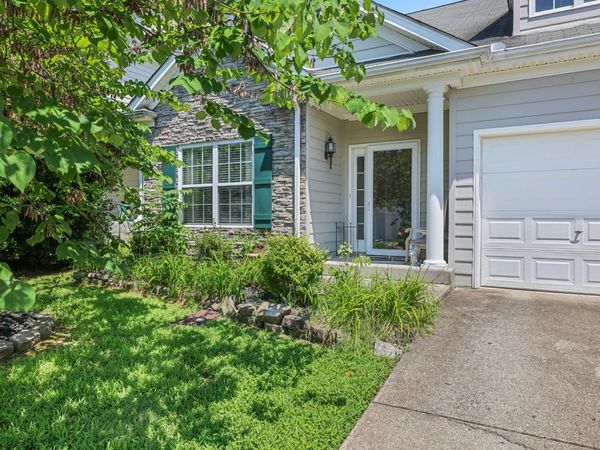 131 Harbor Village Dr , Madison, TN 37115