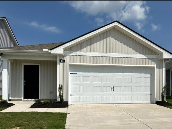 63 Sealy Drive, Byhalia, MS 38611