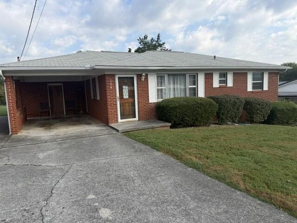 704 Lincoln Avenue, Morristown, TN 37813