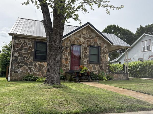 108 Greenwood St , Mount Pleasant, TN 38474