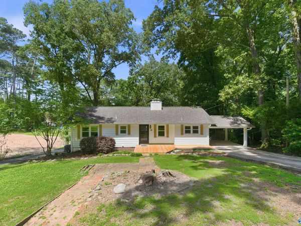 1832 Forest Drive, Guntersville, AL 35976