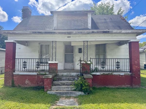 109 S Elm St , Hopkinsville, KY 42240