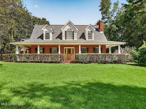 3021 Donniebrook Lane, Moss Point, MS 39562